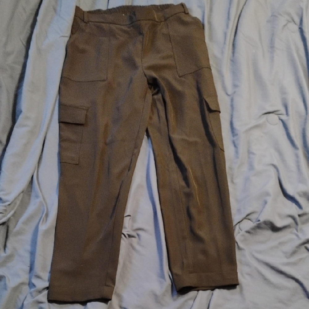 Women's Cargo Pants in Black